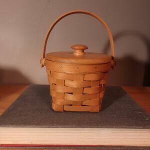 Longaberger Basket w Lid 1996 Signed Dresden OH Handwoven USA